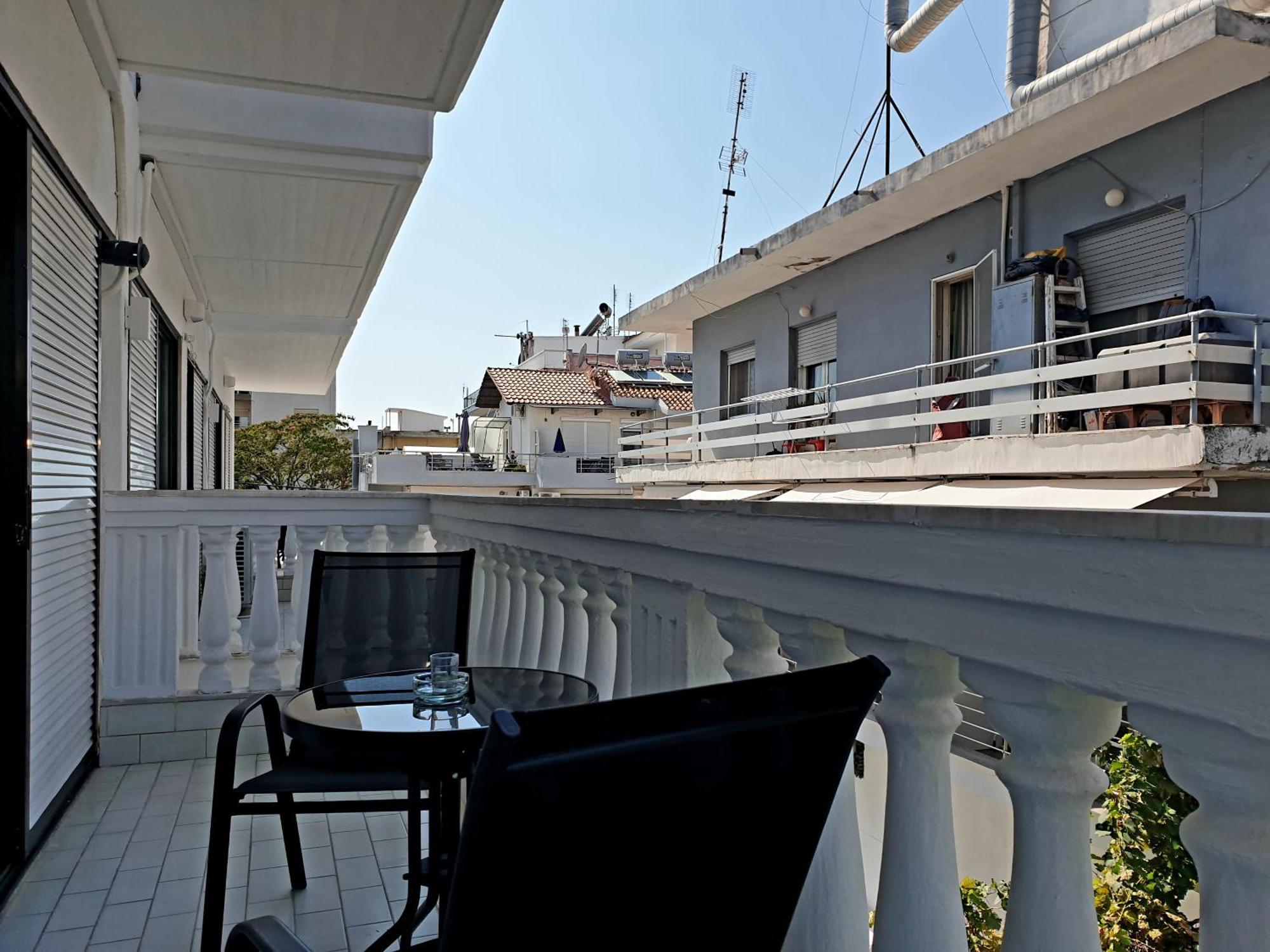 Eantos Studios And Suites Peraía Exterior foto